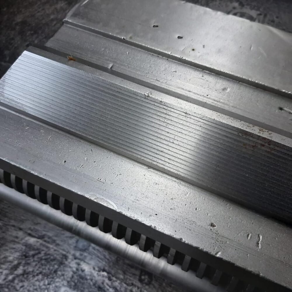 تراش لهستانی Poreba TPK90 - قطر کارگیر ۹۰۰ میلیمتر، طول کارگیر ۵ متر - تصویر 3