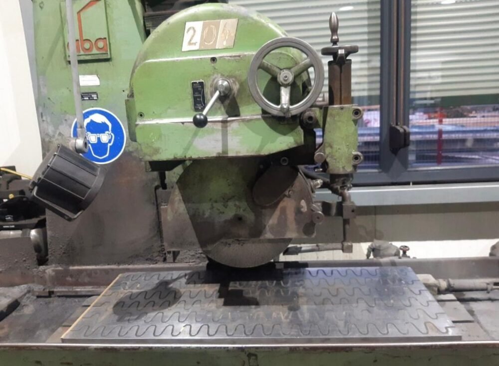 دستگاه CNC ABA آلمانی - کارگیر 450 × 1250 میلیمتر، مناسب برای سنگزنی و فرزکاری دقیق - تصویر 2